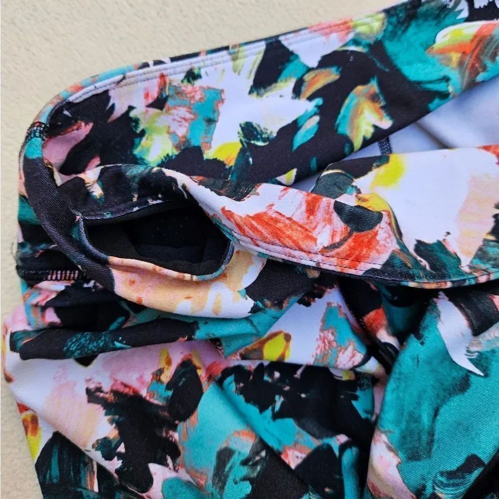 Fabletics Floral Mid Rise Capri Leggings - Picture 7 of 12
